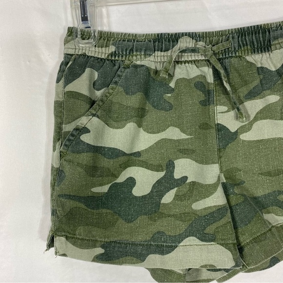 Old Navy Girl’s Camo LinenBlend Drawstring Shorts - Picture 2 of 8
